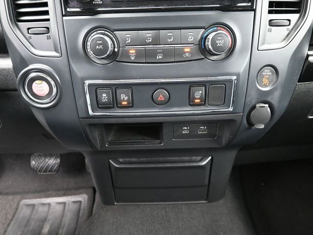 Used 2022 Nissan Titan SV image 27