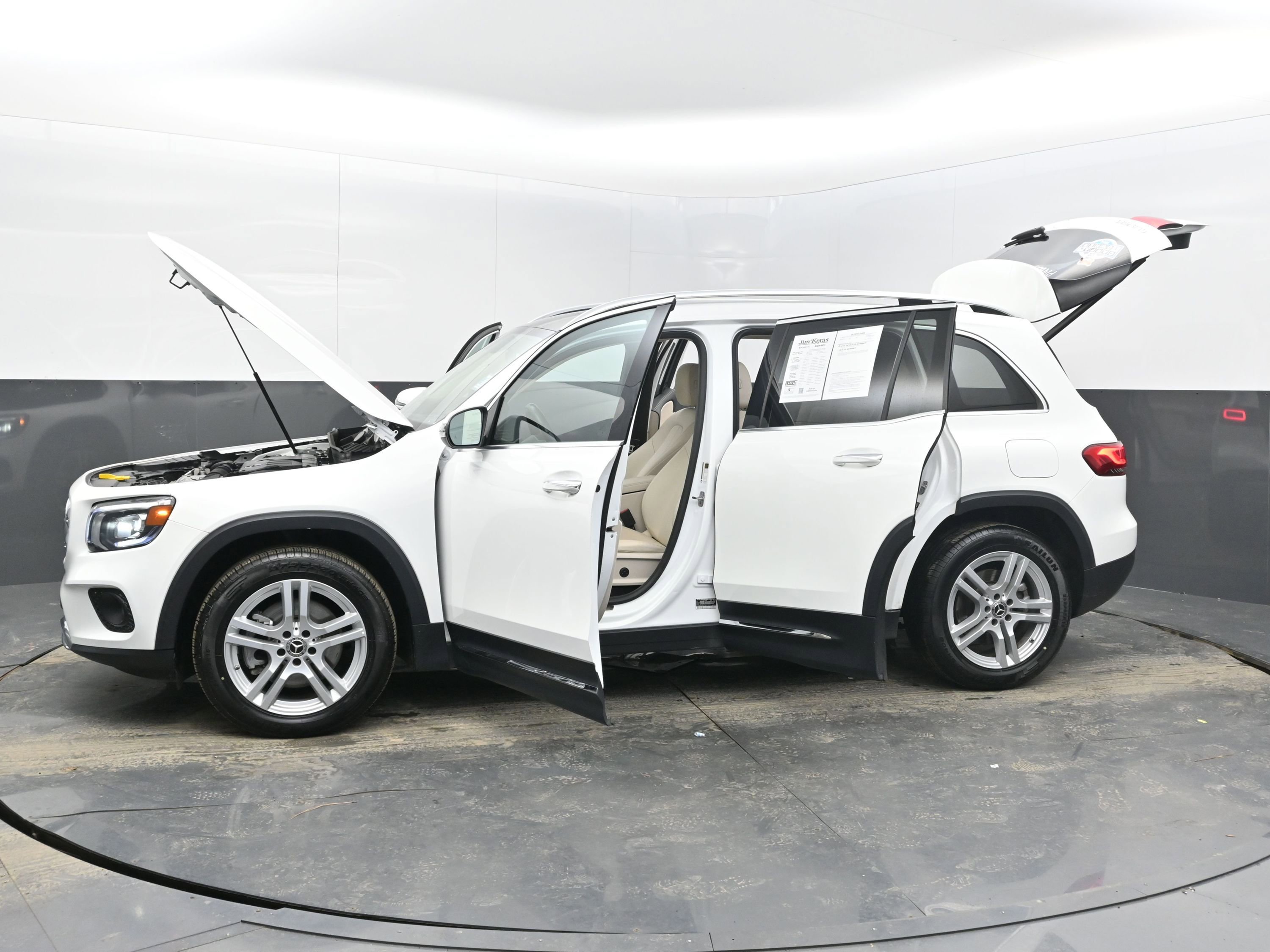 Used 2023 Mercedes-Benz GLB 250 4MATIC w/ Premium Package image 42