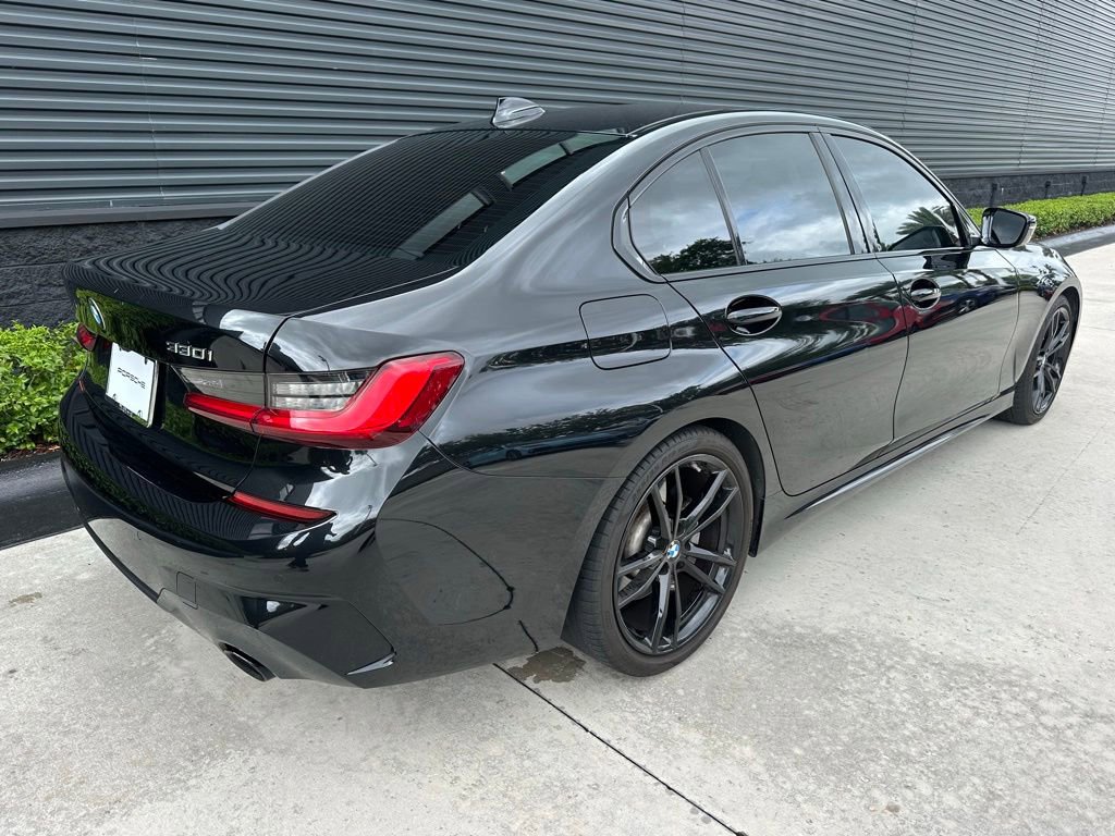 Used 2021 BMW 330i Sedan w/ M Sport Package RWD image 9