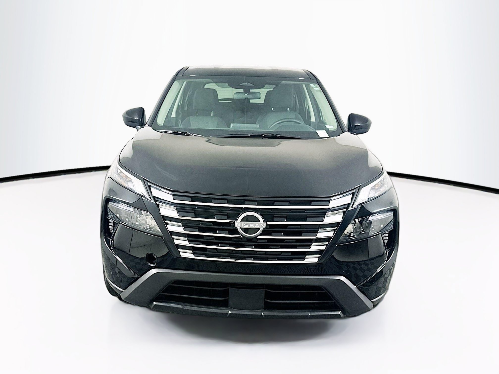 Used 2026 Nissan Rogue SV AWD/4WD image 2