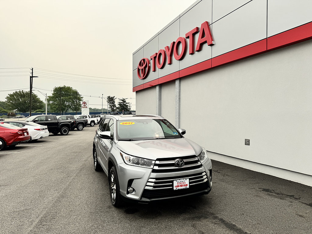Certified 2017 Toyota Highlander Limited Platinum w/ Carpet Mat Package AWD/4WD image 1