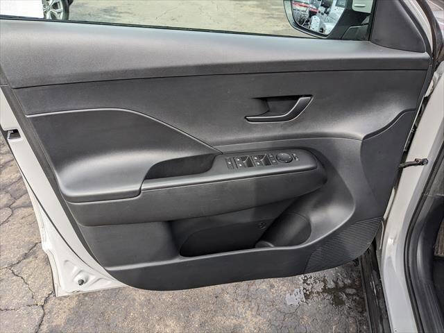 Used 2024 Hyundai Kona SEL image 10