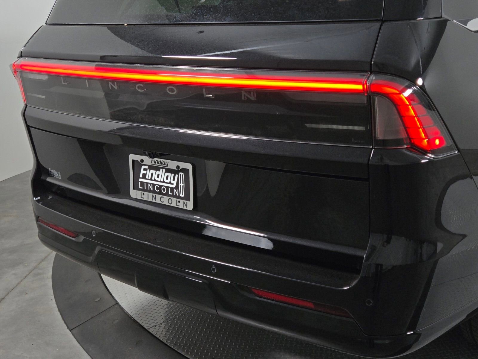 New 2026 Lincoln Navigator L Premier AWD/4WD image 5