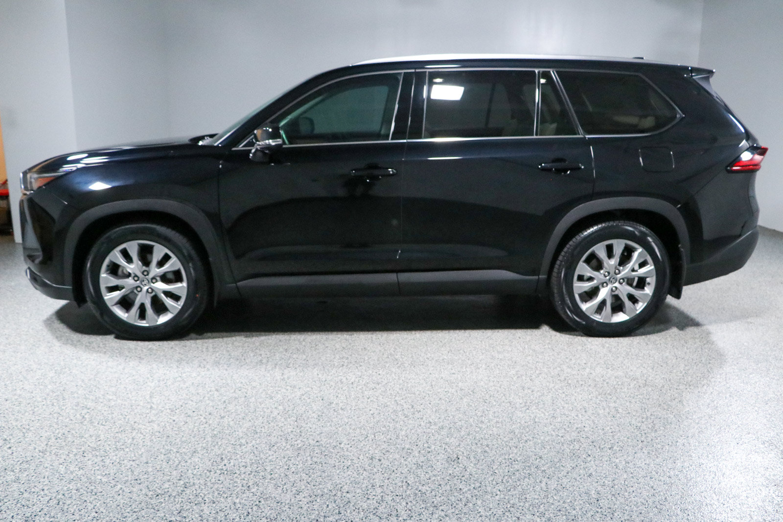 Used 2025 Toyota Grand Highlander AWD Hybrid image 10