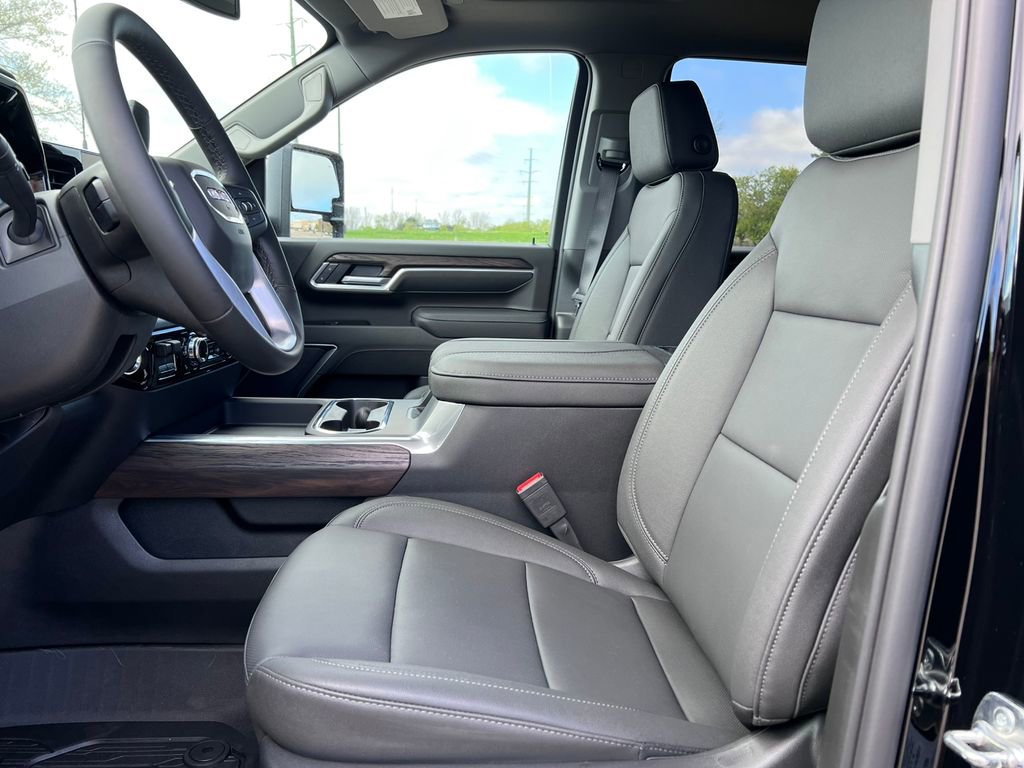 New 2026 GMC Sierra 2500 SLT w/ SLT Premium Package AWD/4WD image 4