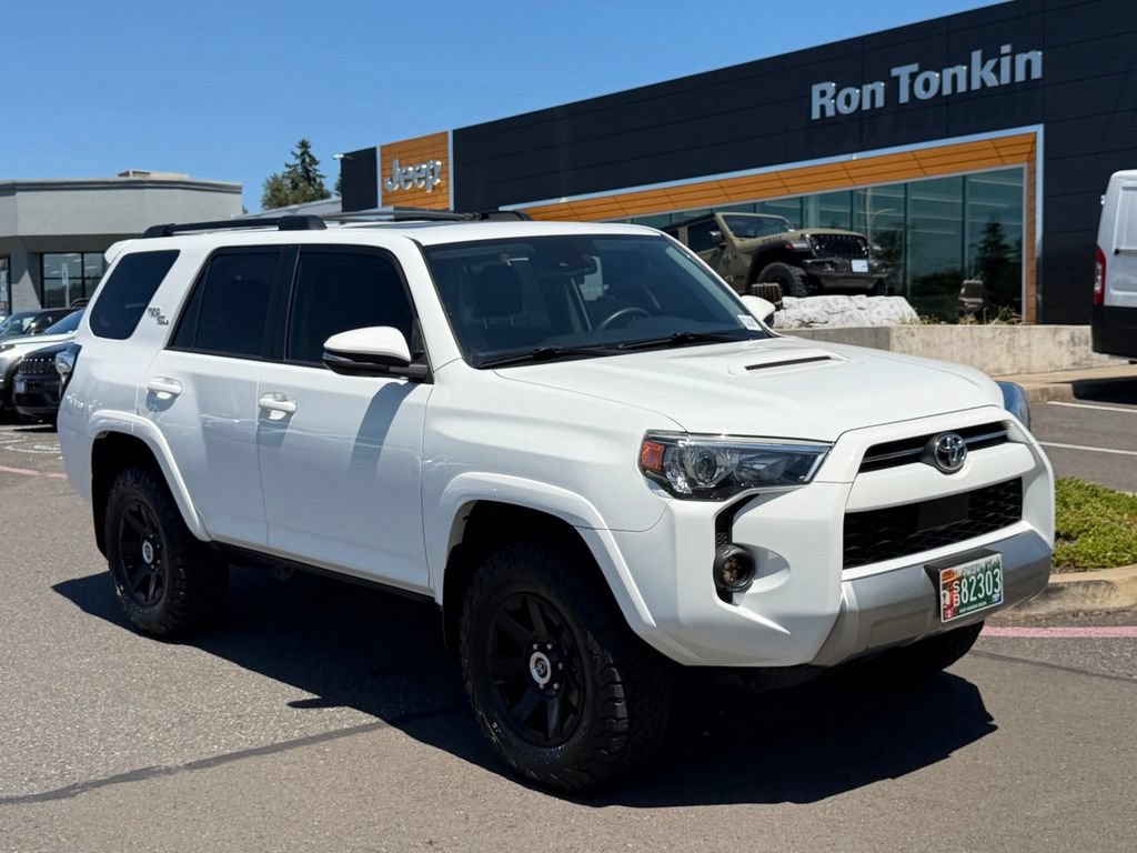 Used 2020 Toyota 4Runner TRD Off-Road Premium w/ Moonroof Package AWD/4WD image 2
