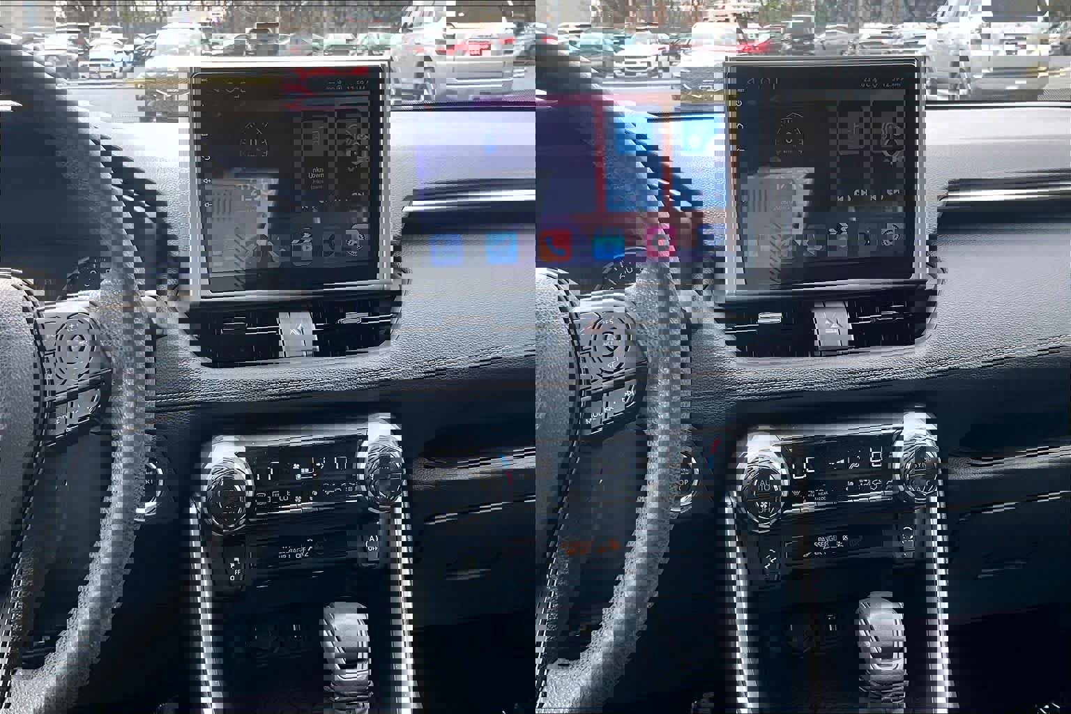 Used 2021 Toyota RAV4 XLE w/ Convenience Package image 5