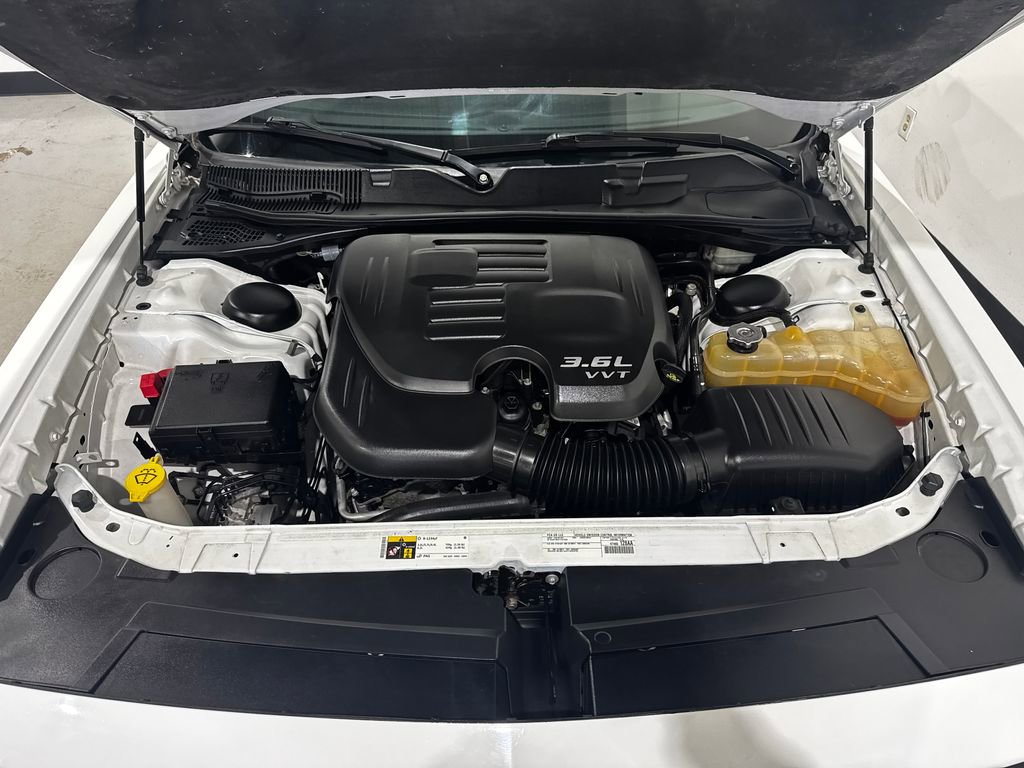 Used 2015 Dodge Challenger SXT Plus w/ Sound Group II image 9