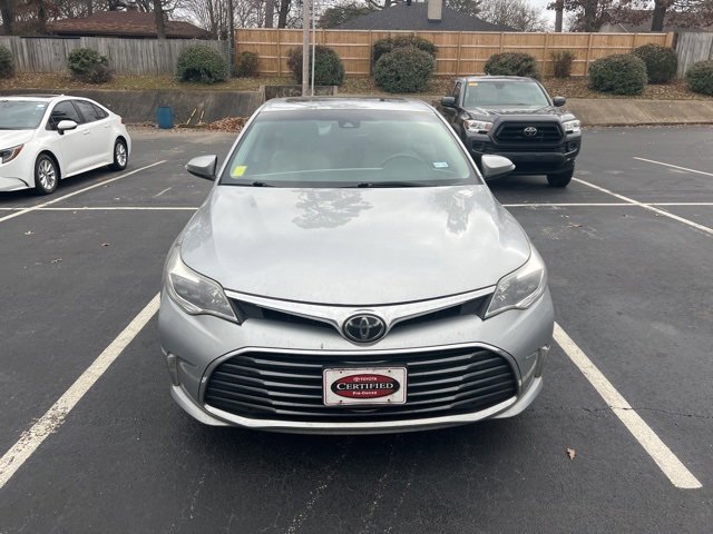 Used 2018 Toyota Avalon XLE Premium image 2