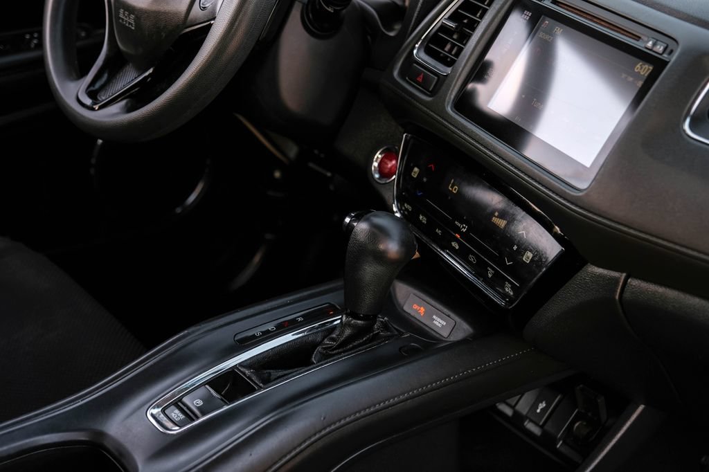 Used 2018 Honda HR-V EX image 25