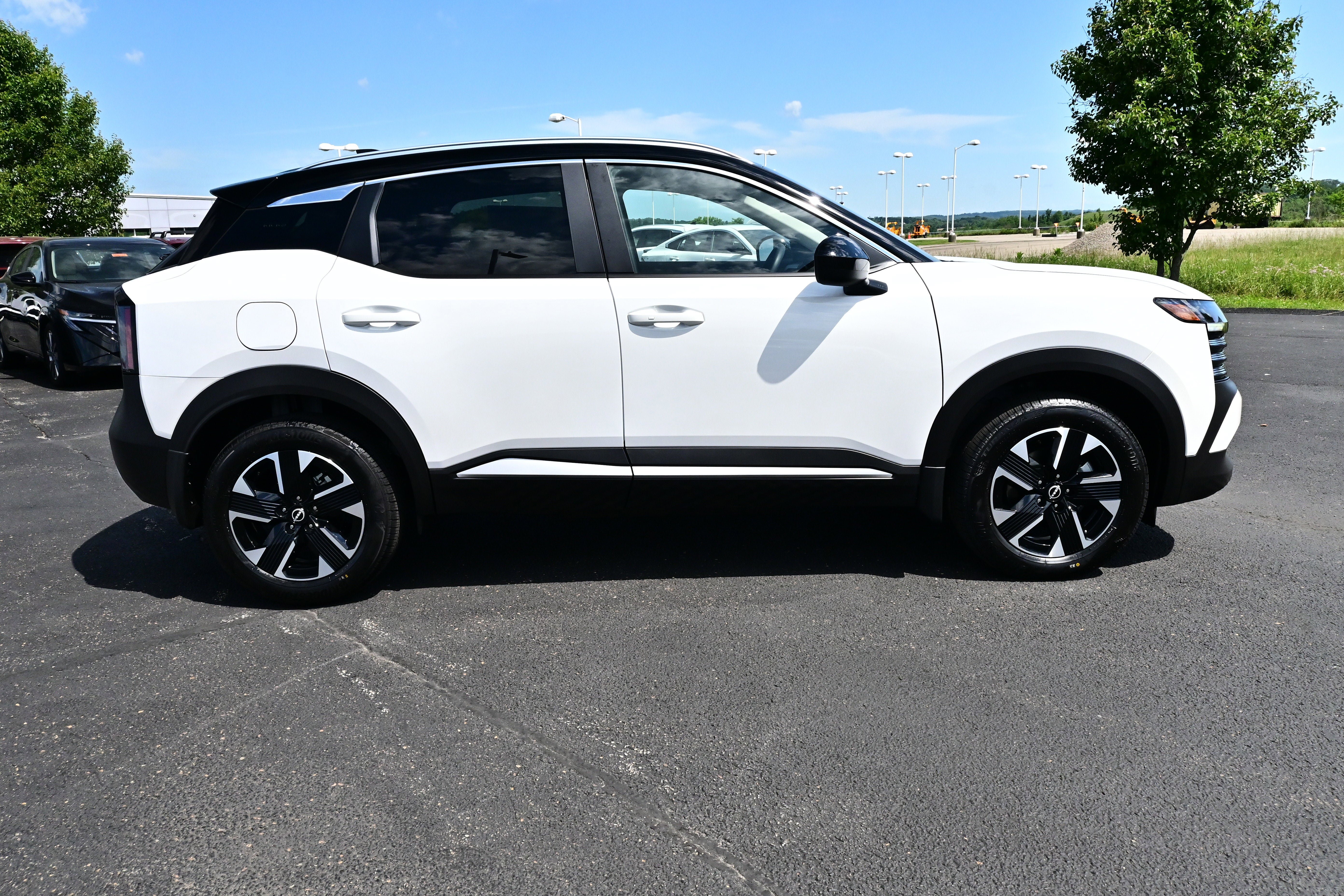 New 2026 Nissan Kicks SV w/ SV Premium Package AWD/4WD image 5