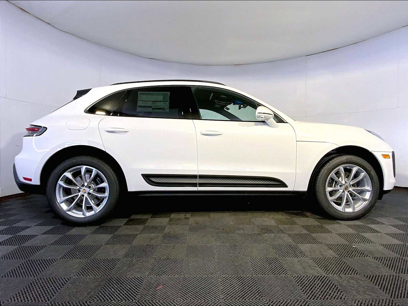 New 2025 Porsche Macan image 8