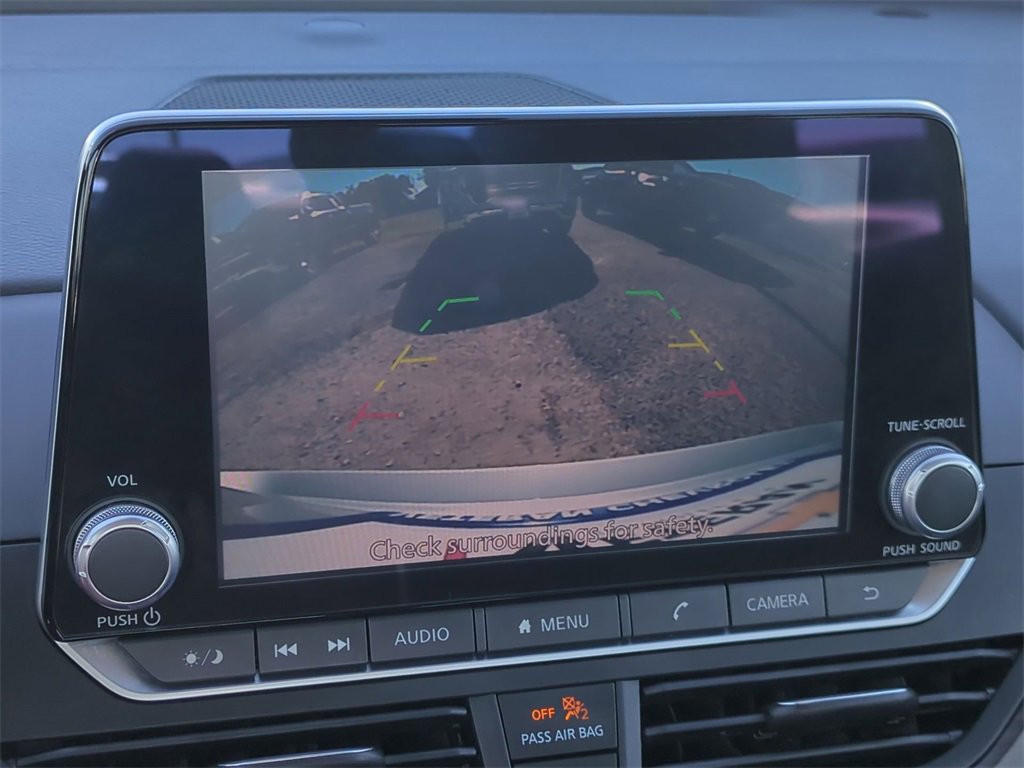 Used 2024 Nissan Altima 2.5 SV image 14