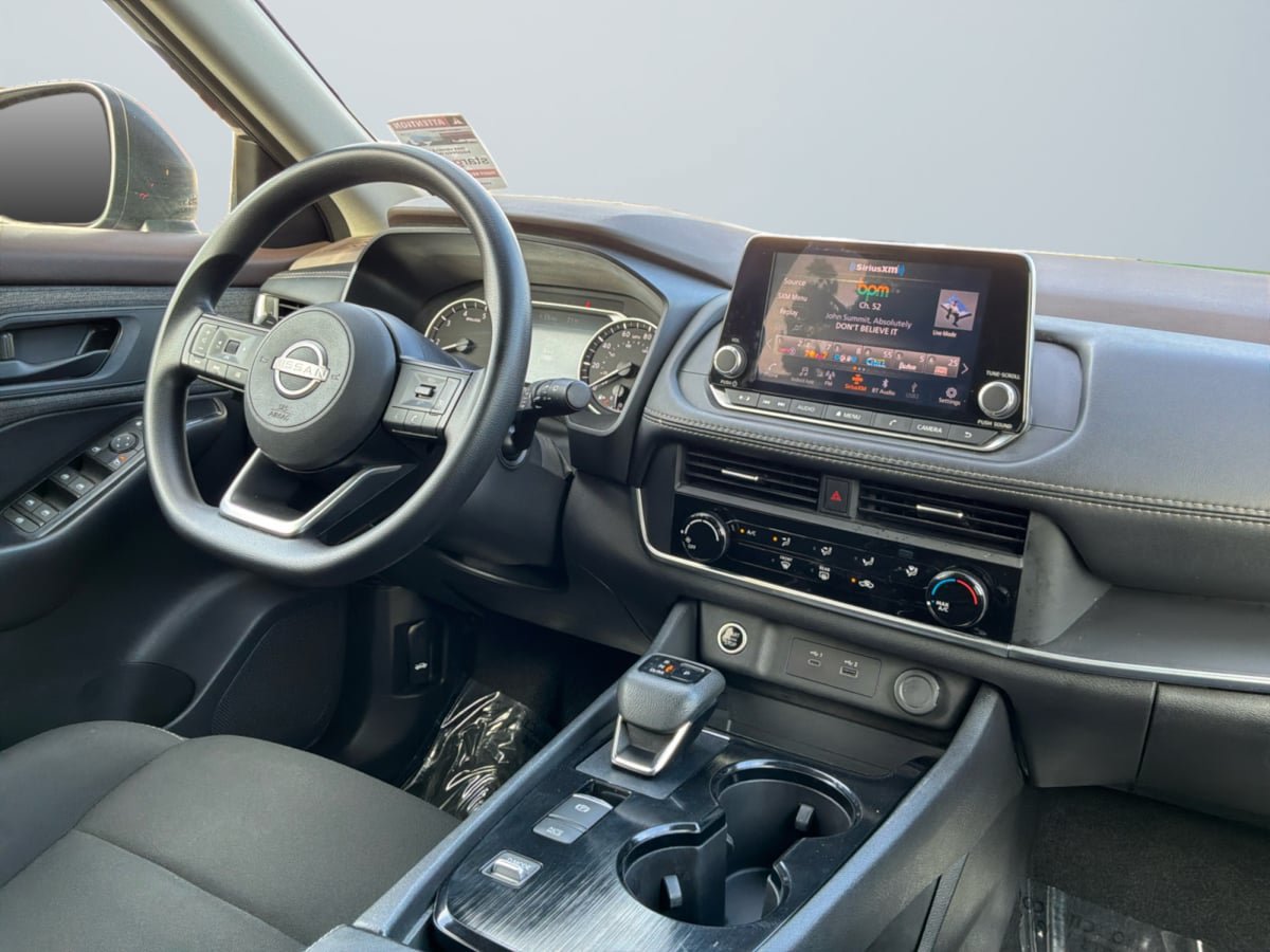 Used 2023 Nissan Rogue S FWD image 14