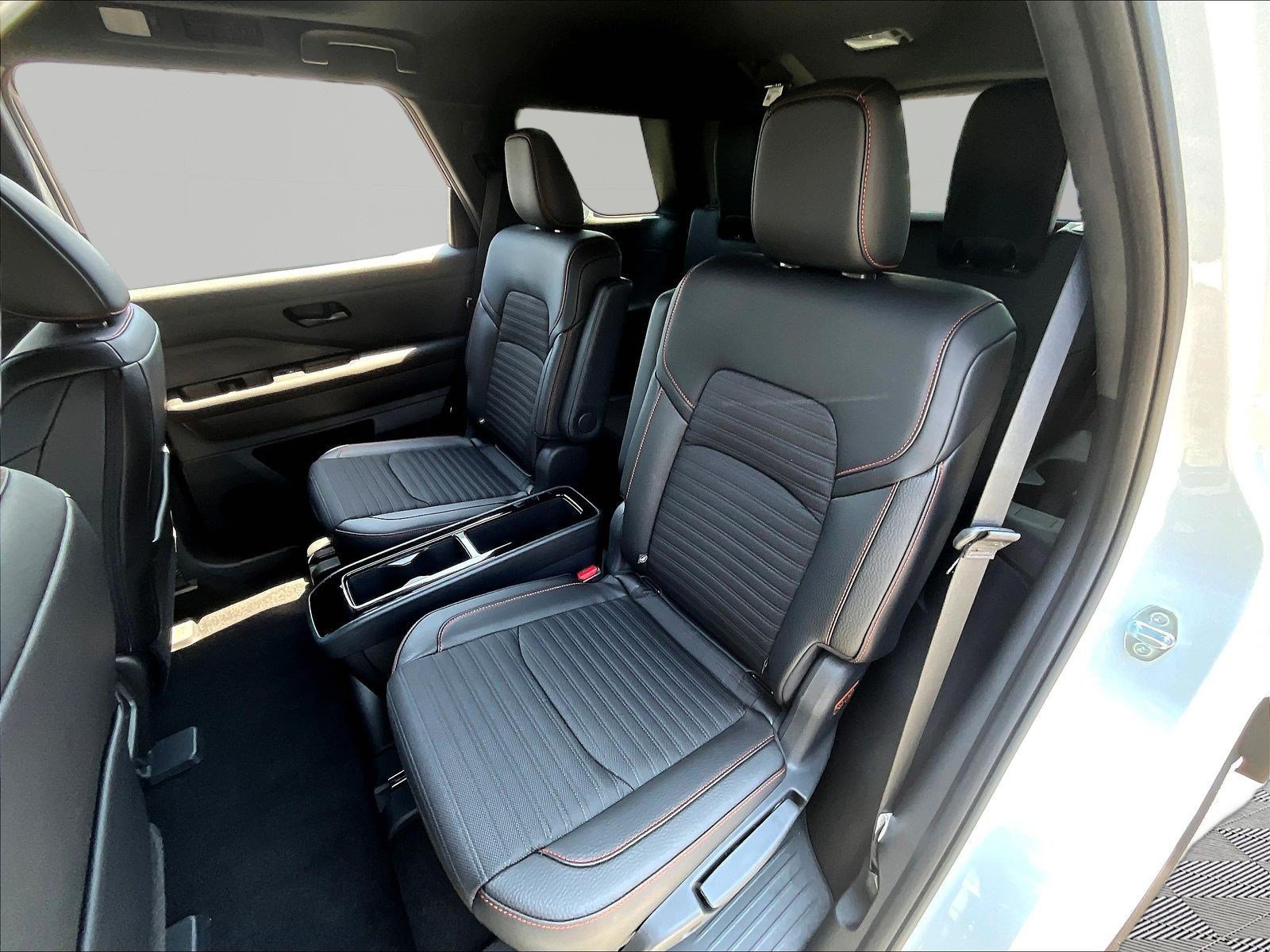 New 2026 Nissan Pathfinder Rock Creek w/ Rock Creek Premium Package AWD/4WD image 18