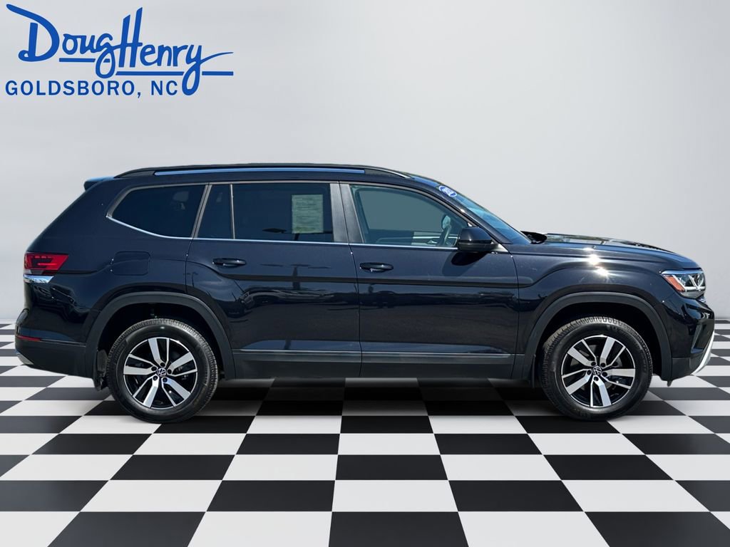 Used 2023 Volkswagen Atlas SE AWD/4WD image 6