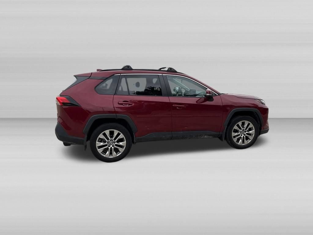 Used 2023 Toyota RAV4 XLE Premium AWD/4WD image 5