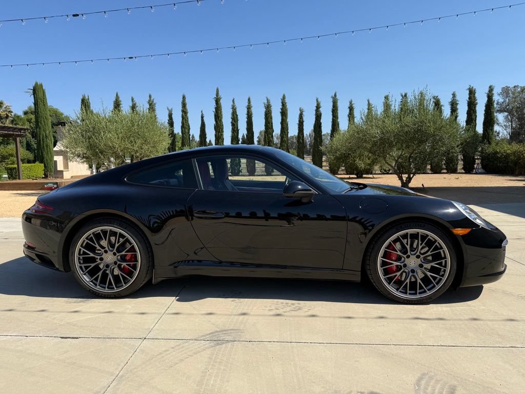 Used 2018 Porsche 911 Carrera S RWD image 3