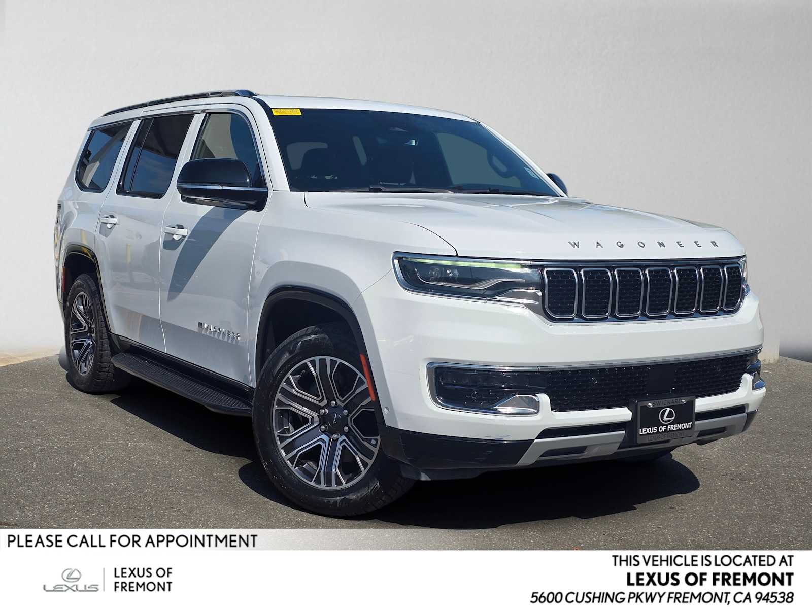 Used 2024 Jeep Wagoneer Series II w/ Flexible Seating Group RWD image 1