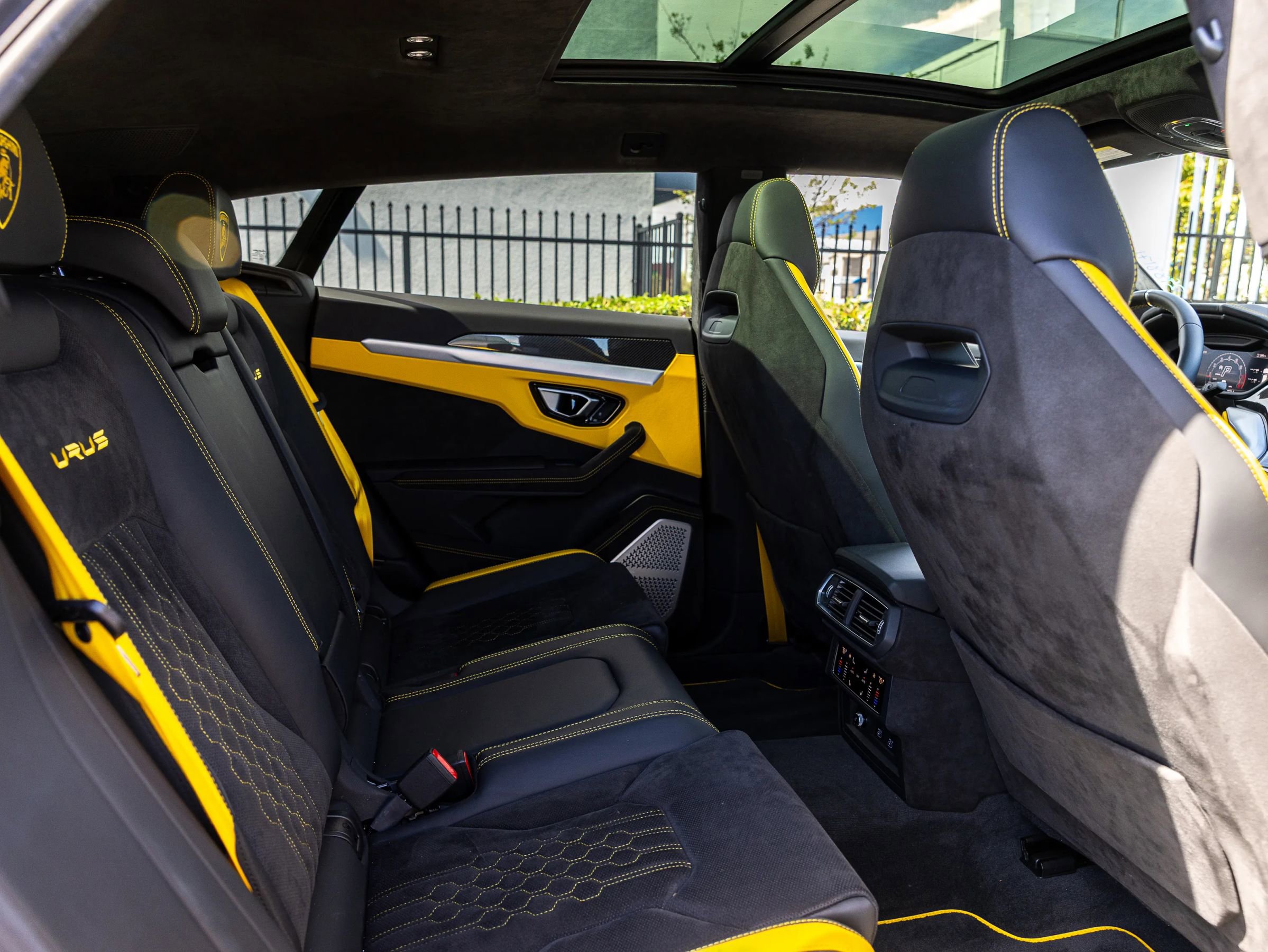Used 2024 Lamborghini Urus S image 40