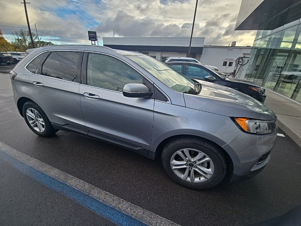 Used 2020 Ford Edge SEL w/ Convenience Package FWD image 3