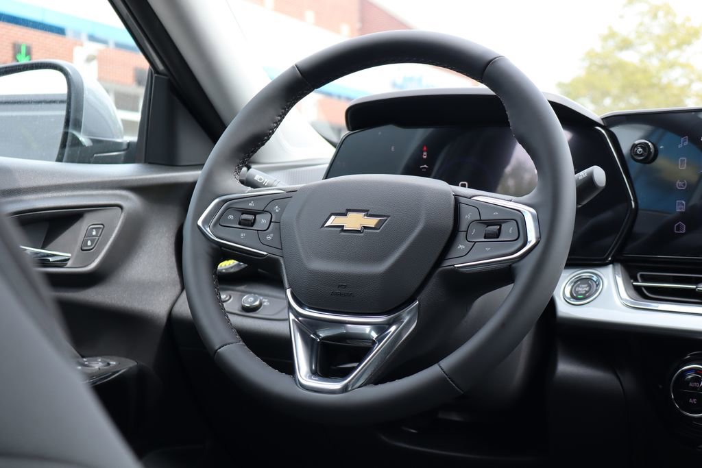 New 2025 Chevrolet Trax LT w/ Driver Confidence Package image 37