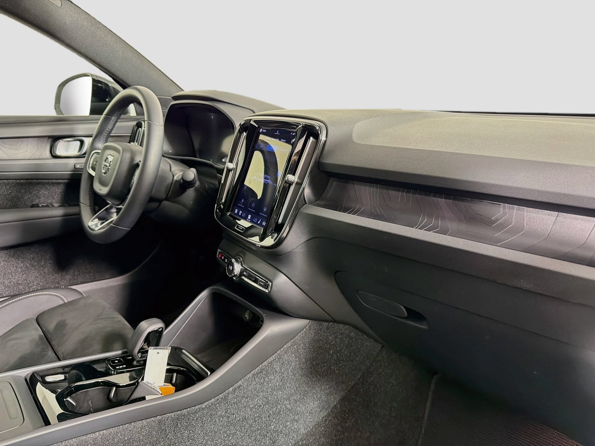Certified 2023 Volvo C40 P8 Recharge Ultimate AWD/4WD image 28