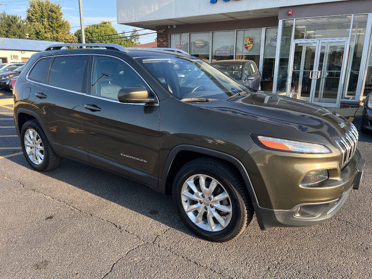 Used 2015 Jeep Cherokee Limited AWD/4WD image 38