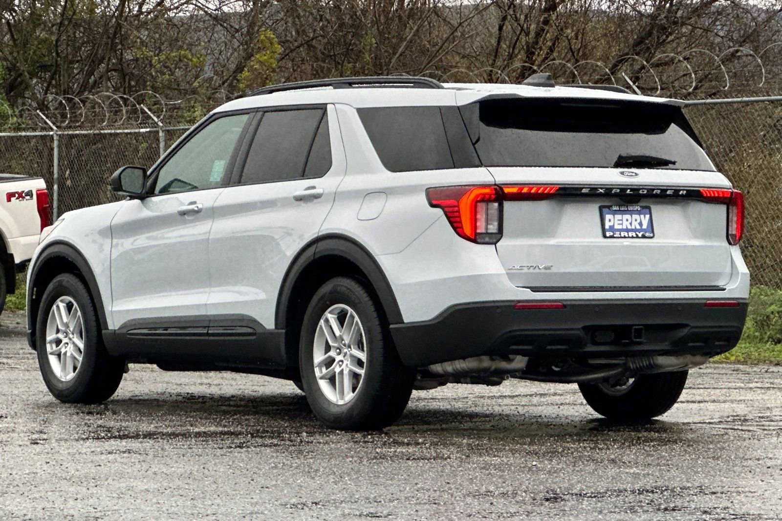 New 2026 Ford Explorer Active image 5