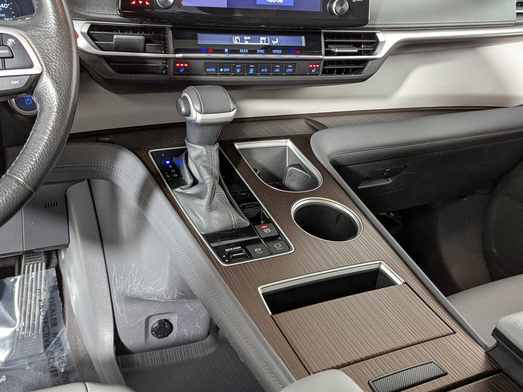 Used 2024 Toyota Sienna XLE image 36