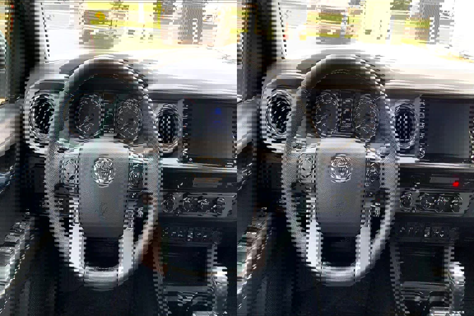 Used 2023 Toyota Tacoma TRD Sport w/ Technology Package image 6