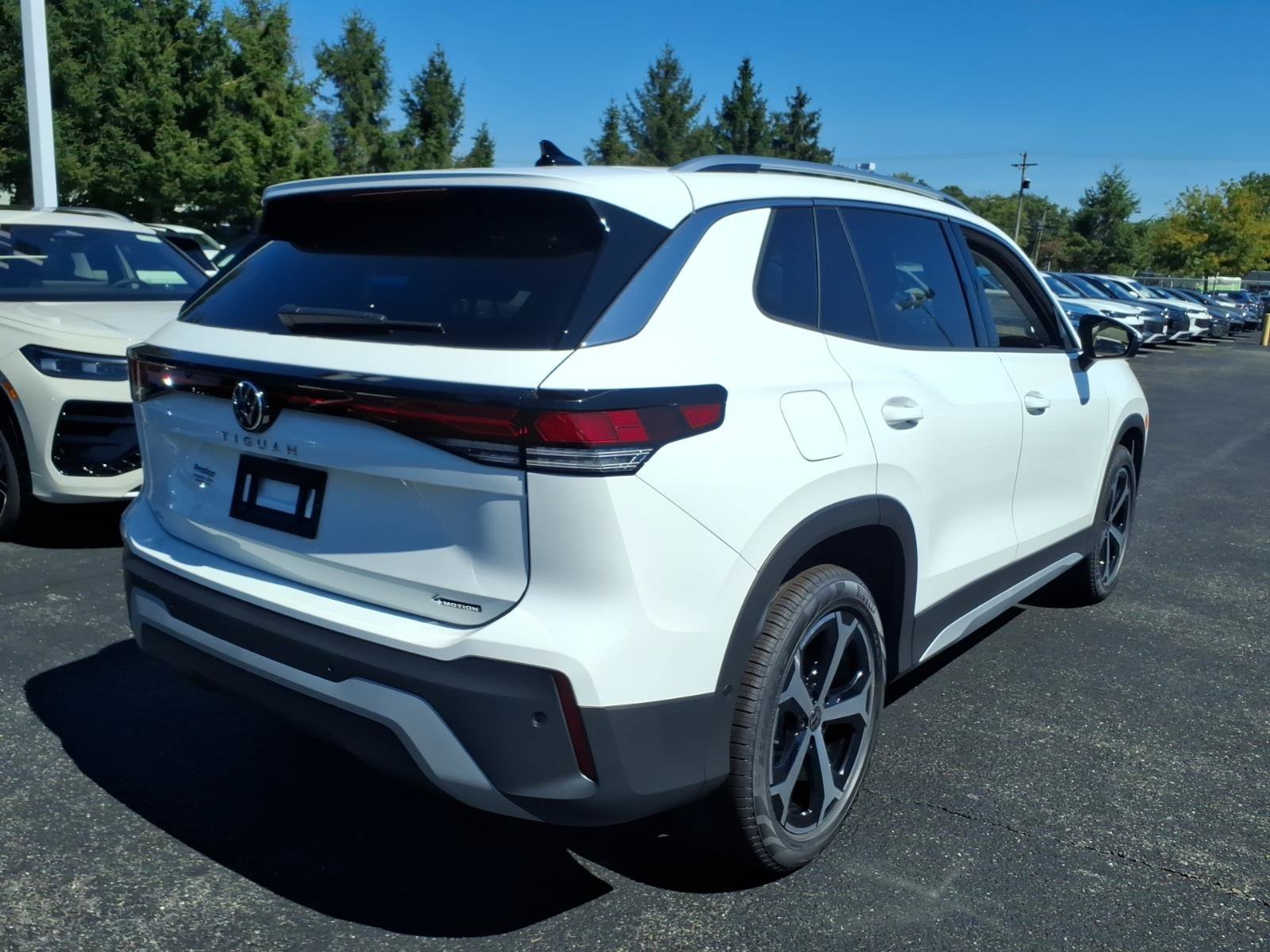 New 2026 Volkswagen Tiguan SE AWD/4WD image 3