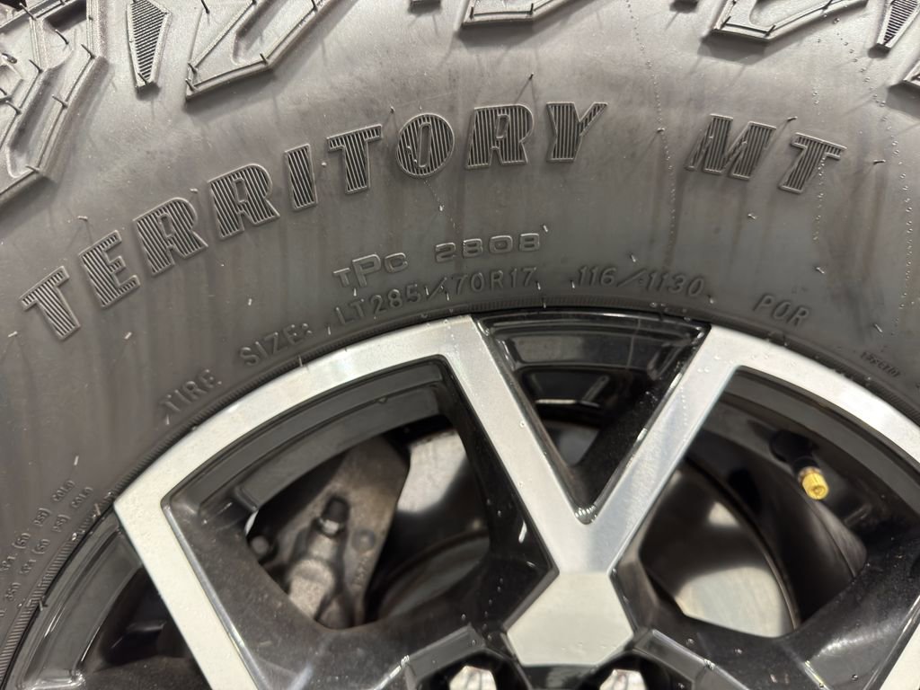 Used 2024 GMC Canyon AT4X image 15