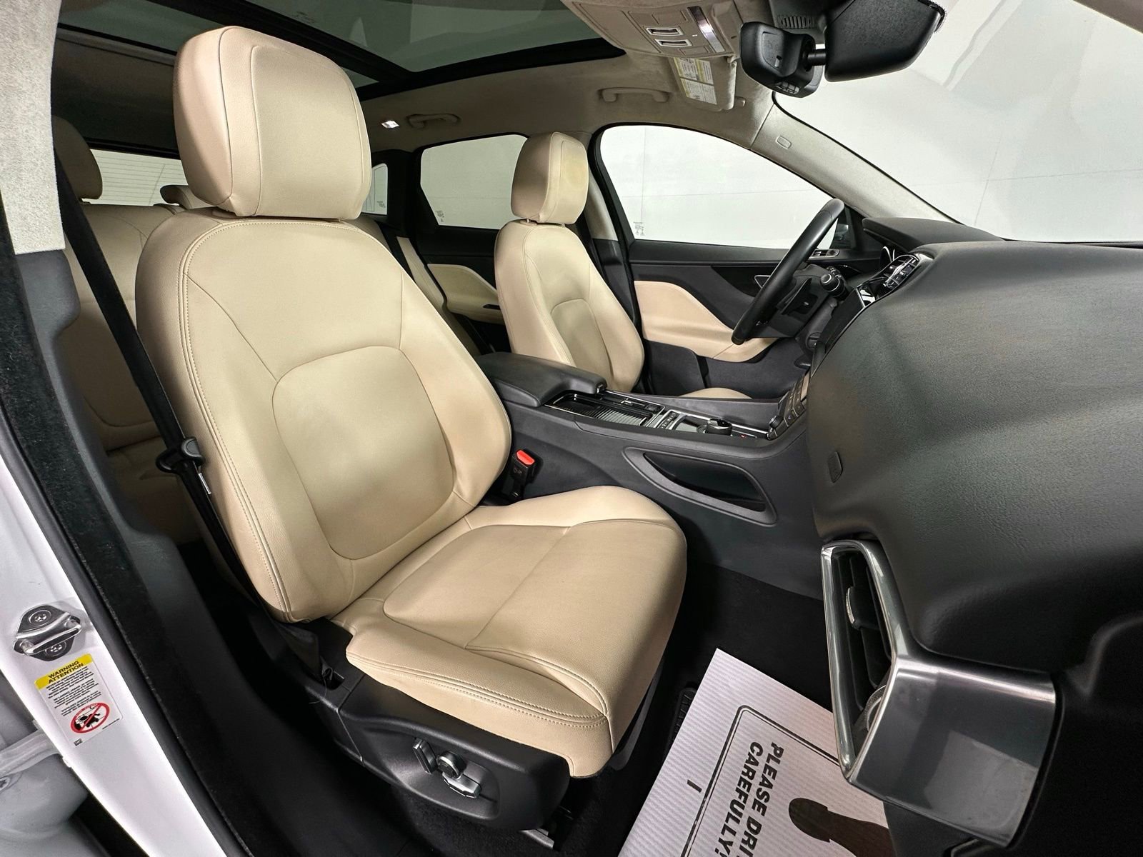 Used 2020 Jaguar F-PACE Premium image 6