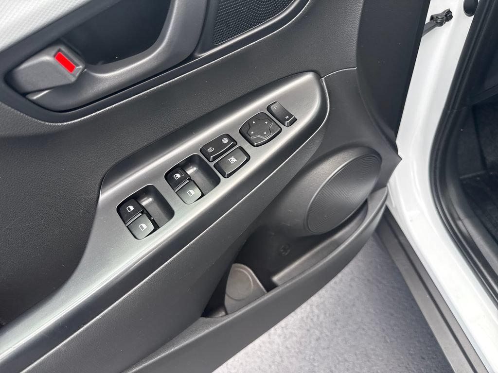 Used 2018 Hyundai Kona SE FWD image 6
