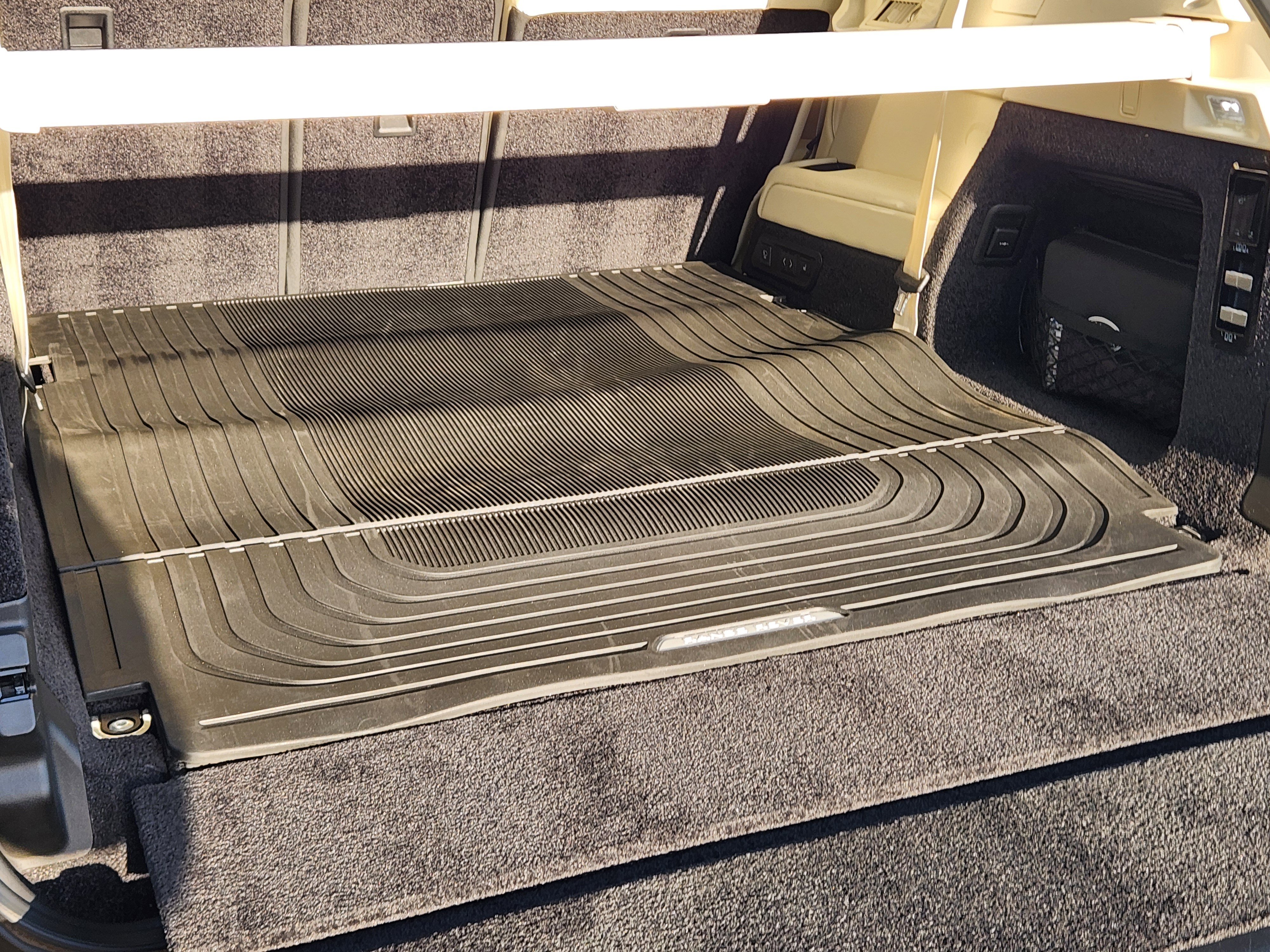 Certified 2024 Land Rover Range Rover Long Wheelbase Autobiography image 36