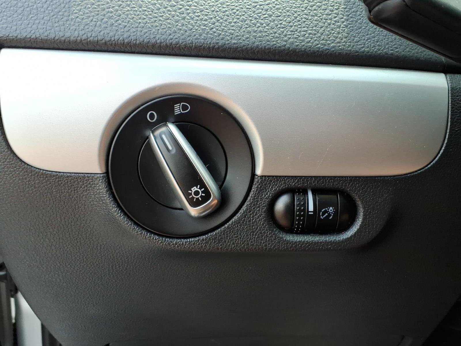 Used 2014 Volkswagen Jetta SE FWD image 18