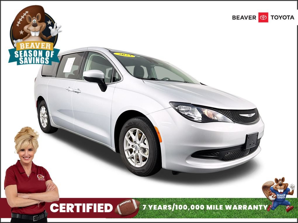 Used 2023 Chrysler Voyager LX FWD image 1