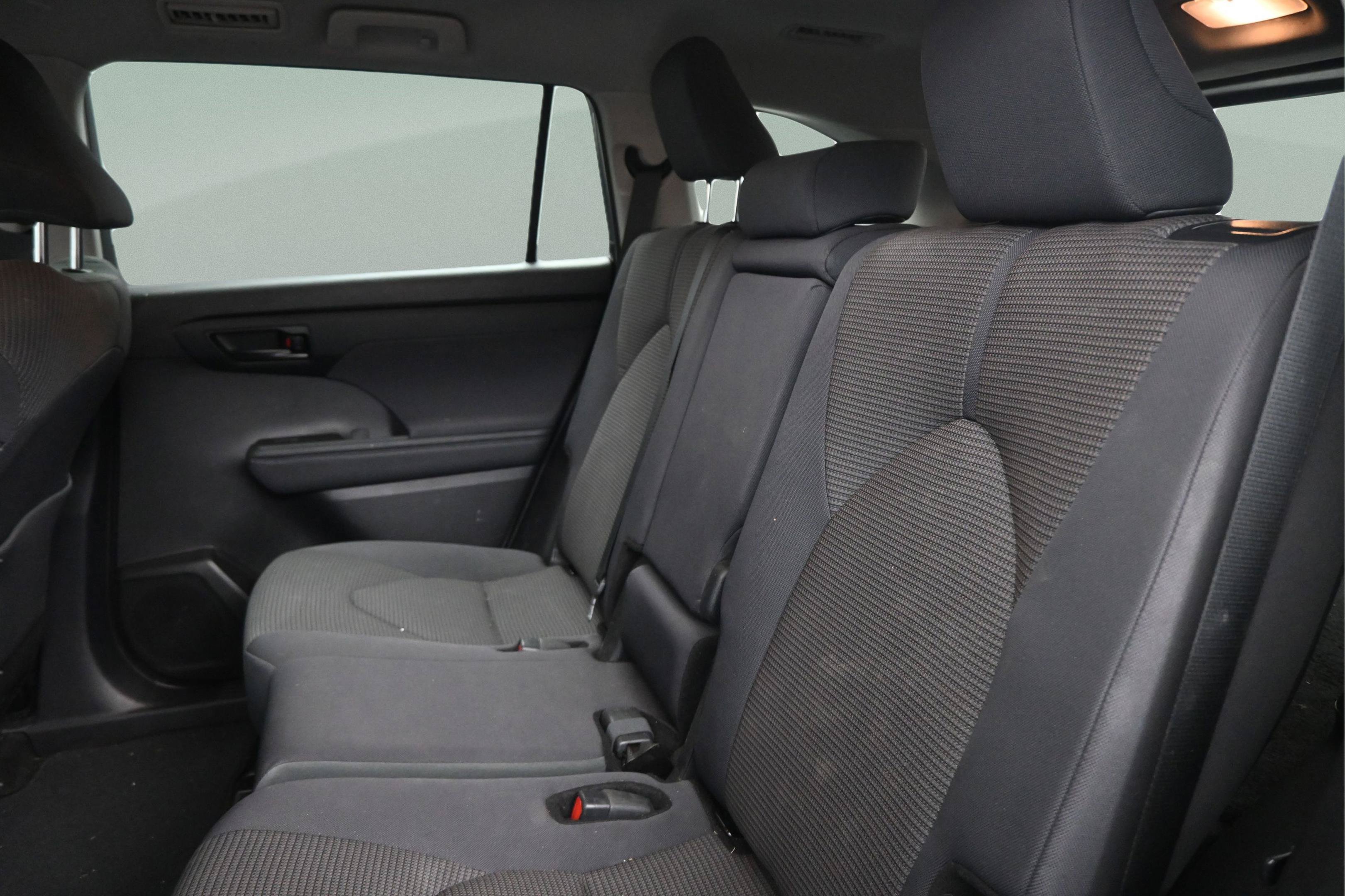 Certified 2024 Toyota Highlander LE AWD/4WD image 34