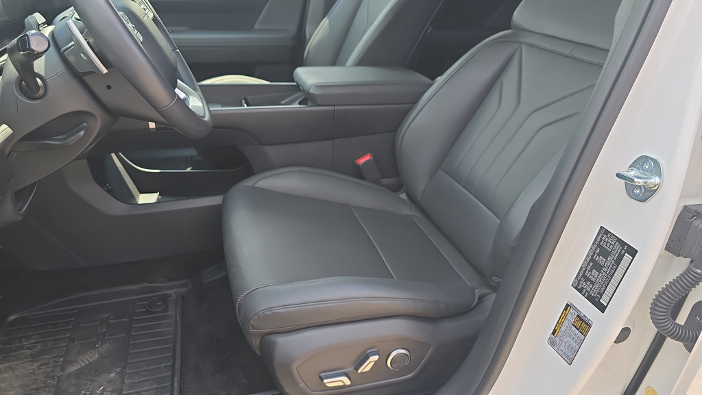 Used 2026 Hyundai Santa Fe SEL FWD image 14