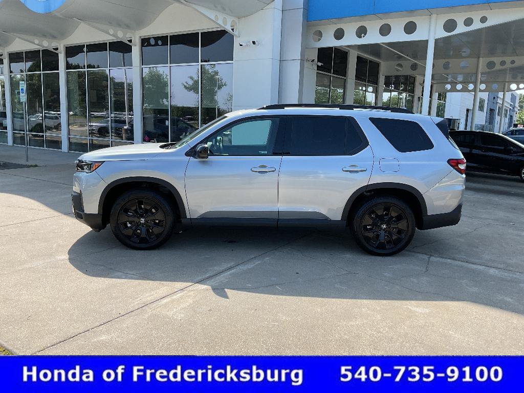 Certified 2026 Honda Pilot Black Edition image 2
