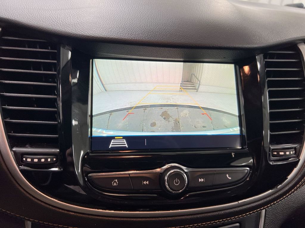 Used 2018 Chevrolet Trax LT w/ LT Convenience Package image 15