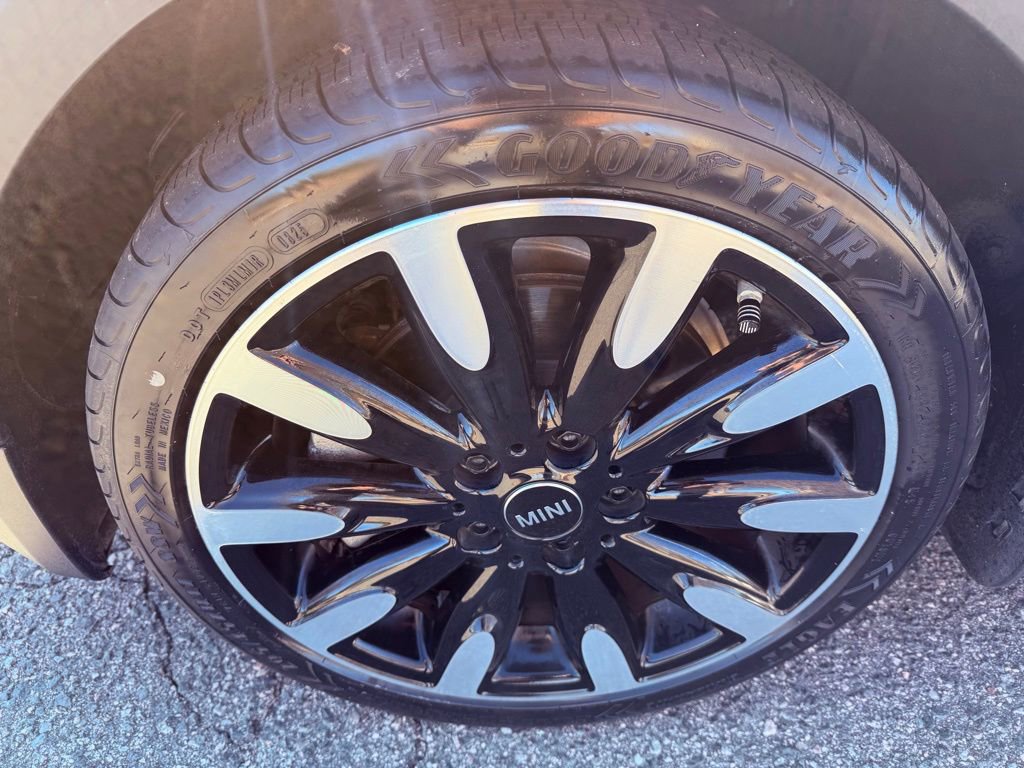 Used 2018 MINI Cooper S image 14