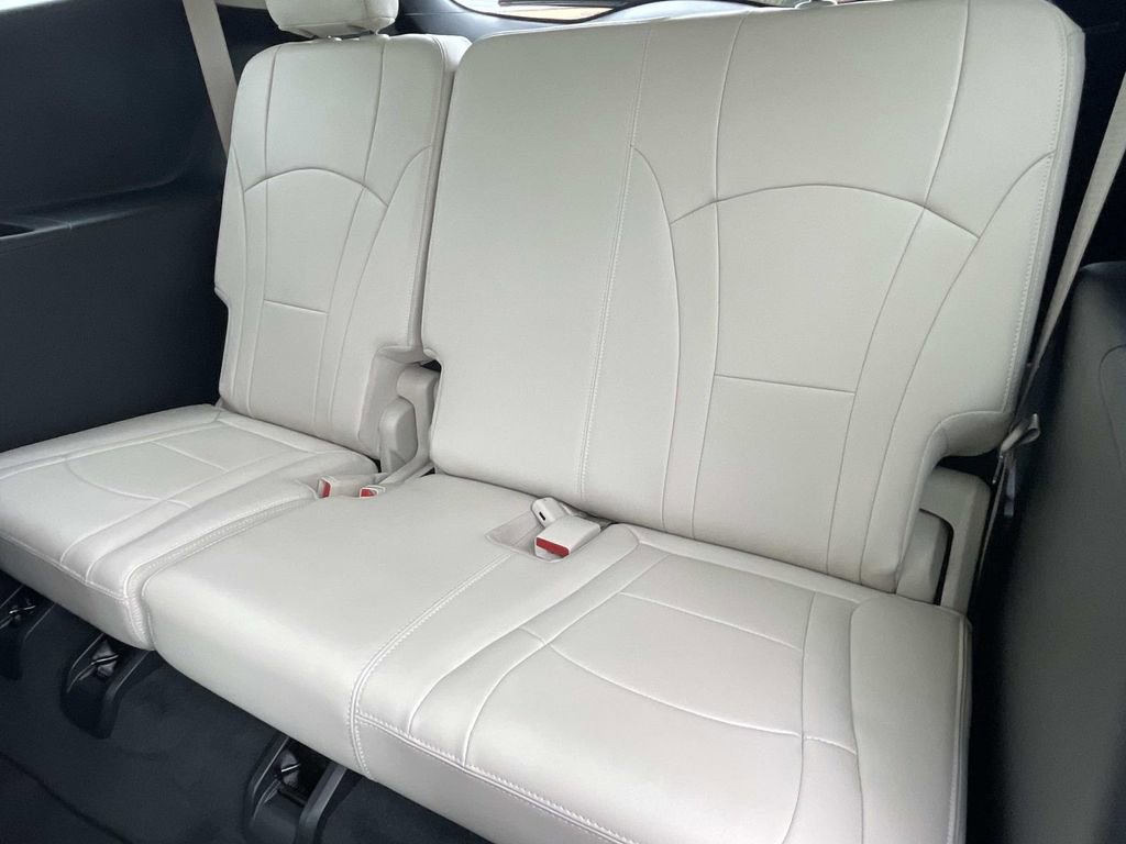 Used 2022 Buick Enclave Essence w/ Experience Buick Package image 13