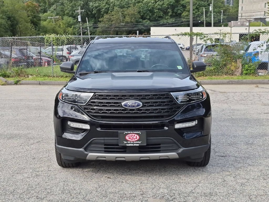 Used 2020 Ford Explorer XLT w/ Equipment Group 202A AWD/4WD image 12