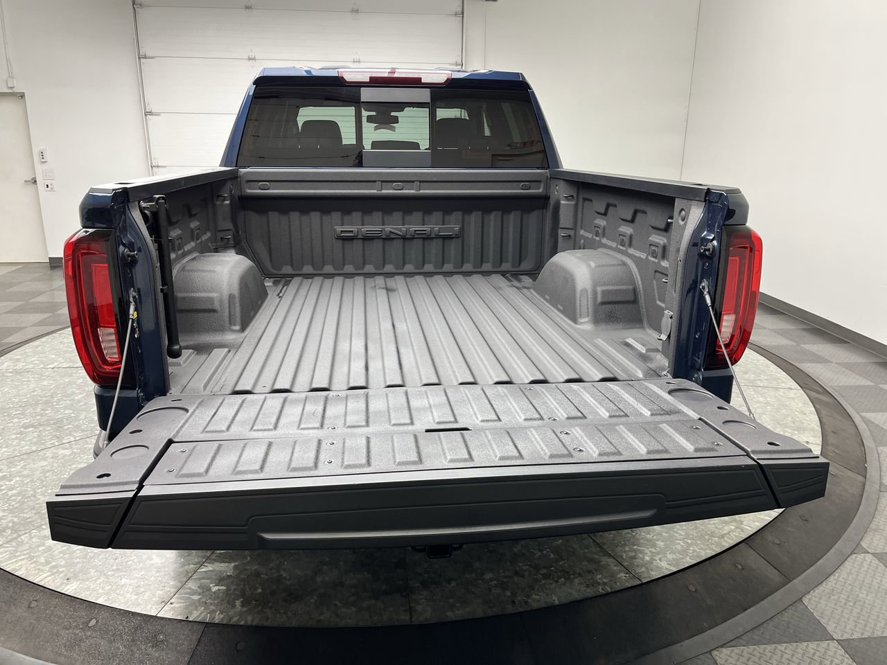 Certified 2021 GMC Sierra 1500 Denali w/ Driver Alert Package II AWD/4WD image 34