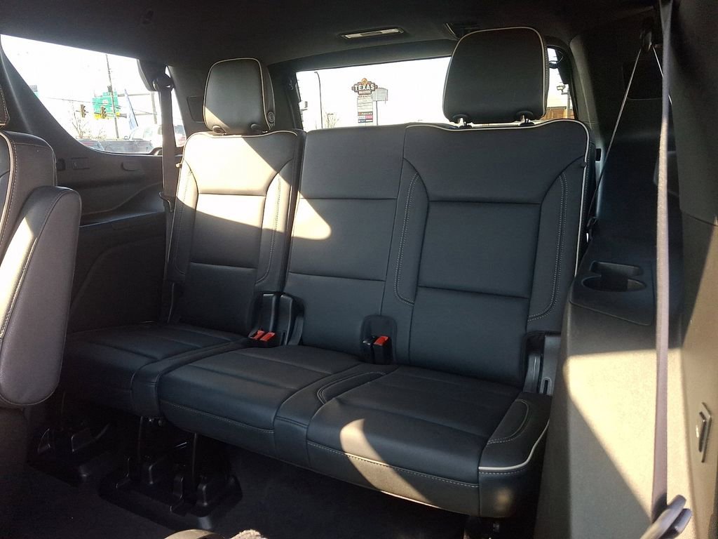 Used 2021 Chevrolet Tahoe Premier w/ Premium Package image 11