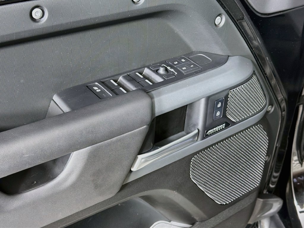 Certified 2023 Land Rover Defender 110 X-Dynamic SE AWD/4WD image 18