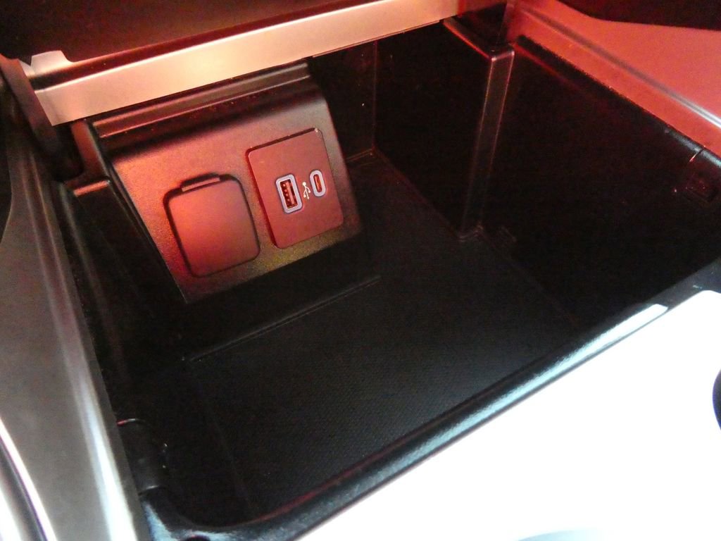 Used 2020 Ford Explorer Limited image 31