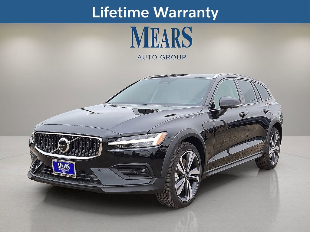 New 2026 Volvo V60 B5 Cross Country Plus w/ Protection Package Premier
